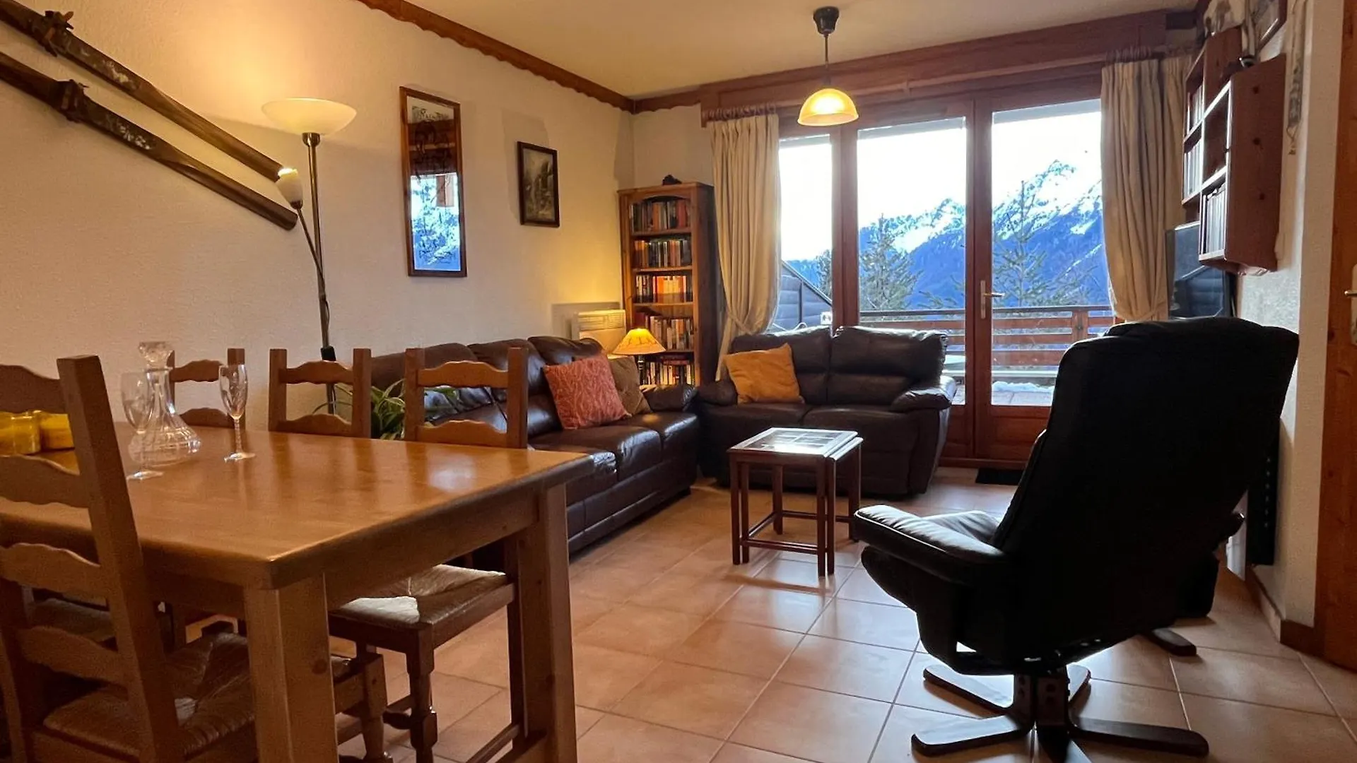 Stunning View And Spacious Terrace 200M From Gondola Оз Апартаменты