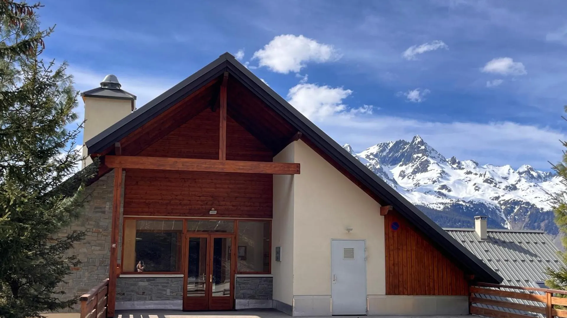Apartment Stunning View And Spacious Terrace 200M From Gondola Oz France