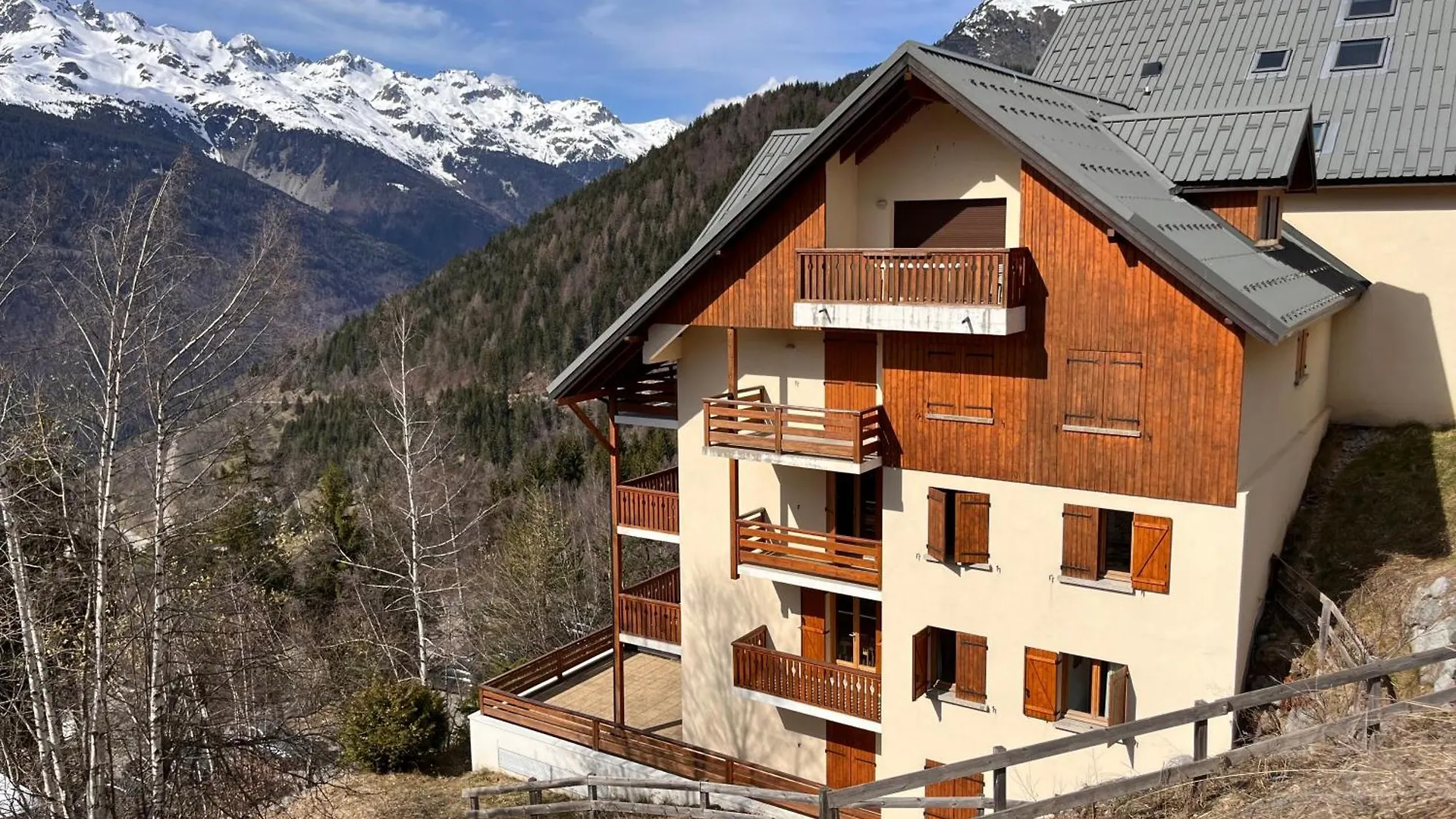 Stunning View And Spacious Terrace 200M From Gondola Oz